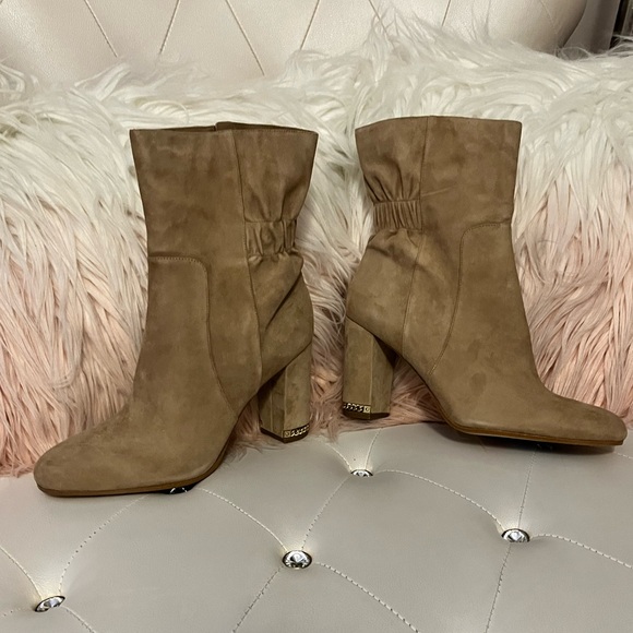 Michael Kors Dolores Suede Dark Khaki Ankle Boots Size 11M - Picture 11 of 14